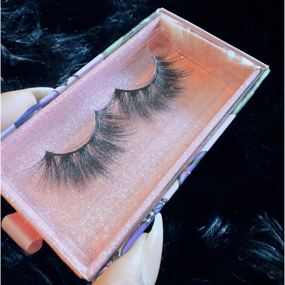 LASHES long & natural